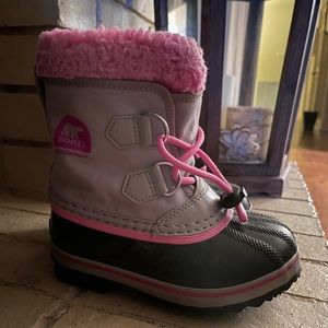 Toddler Girls’ Sorel snow boots - size 10